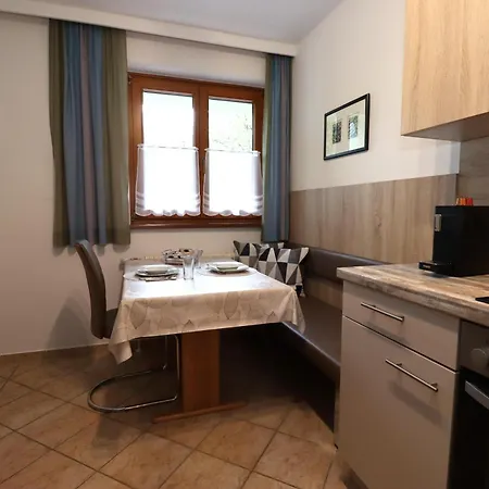 Dallavia Apartment *